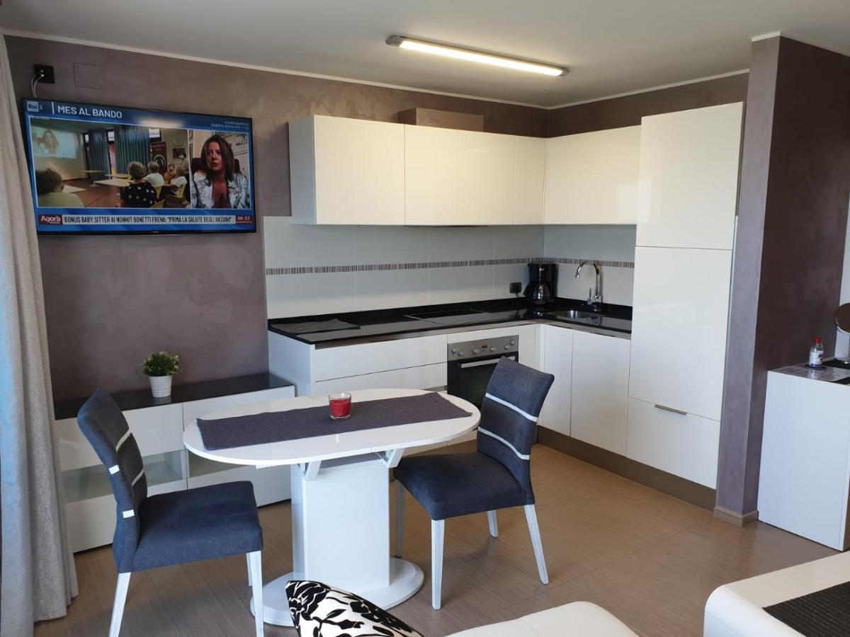 Apartments Riva-Interauto Umago Esterno foto