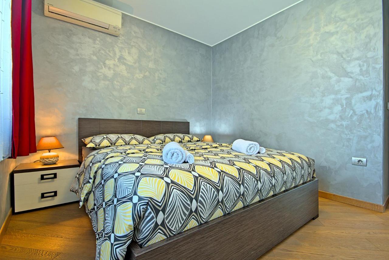 Apartments Riva-Interauto Umago Esterno foto