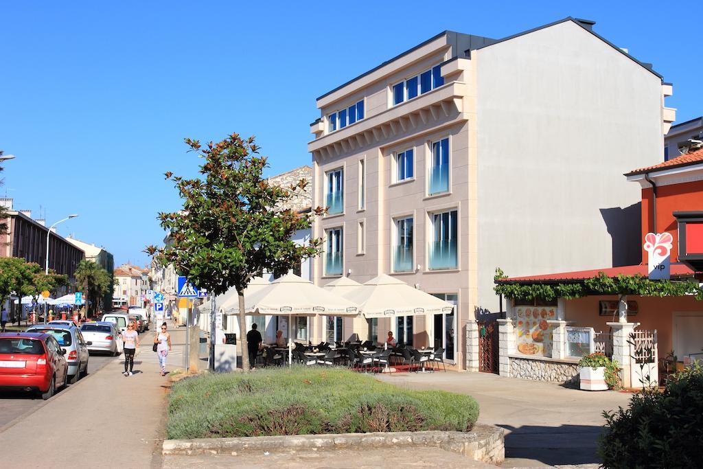 Apartments Riva-Interauto Umago Esterno foto