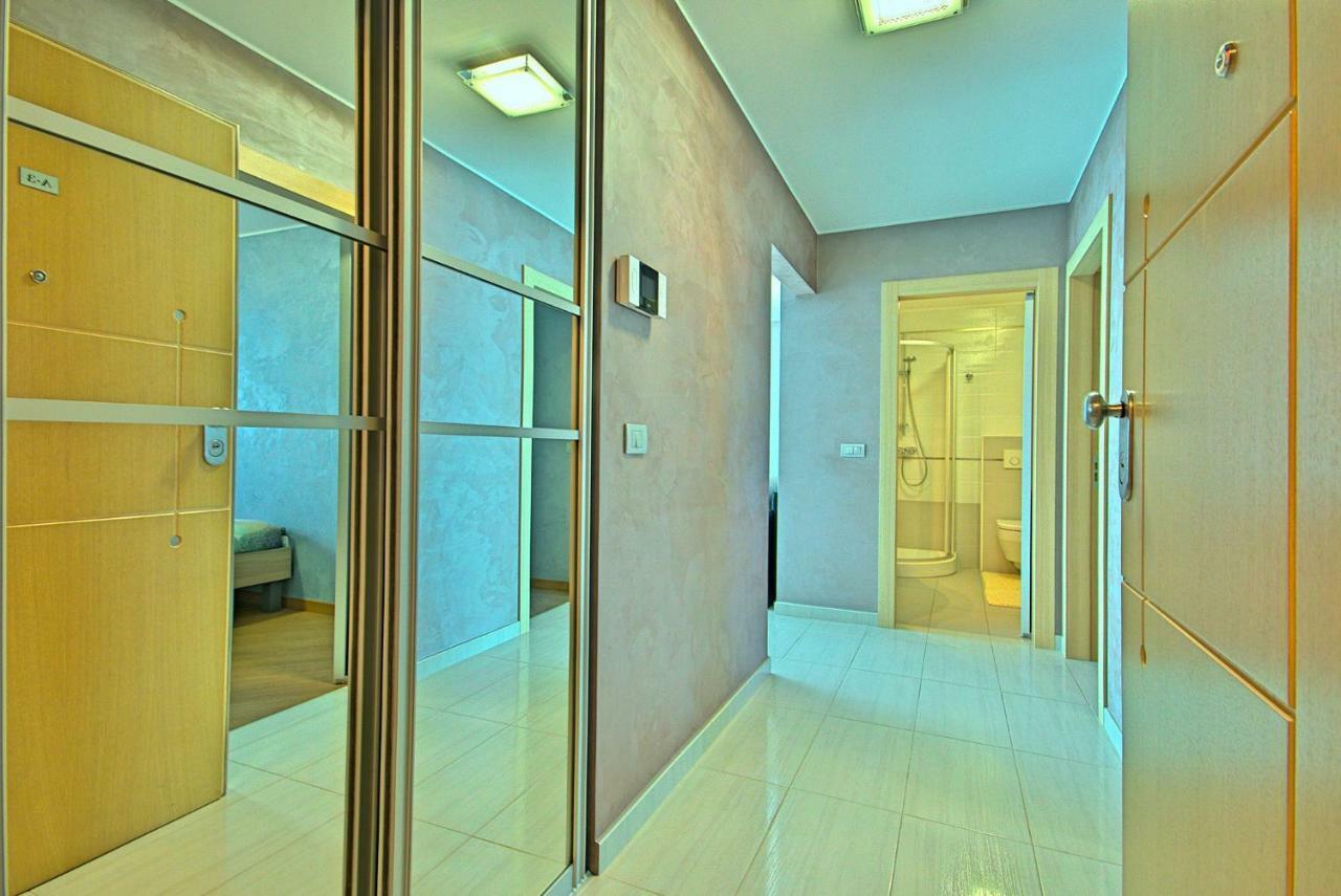 Apartments Riva-Interauto Umago Esterno foto